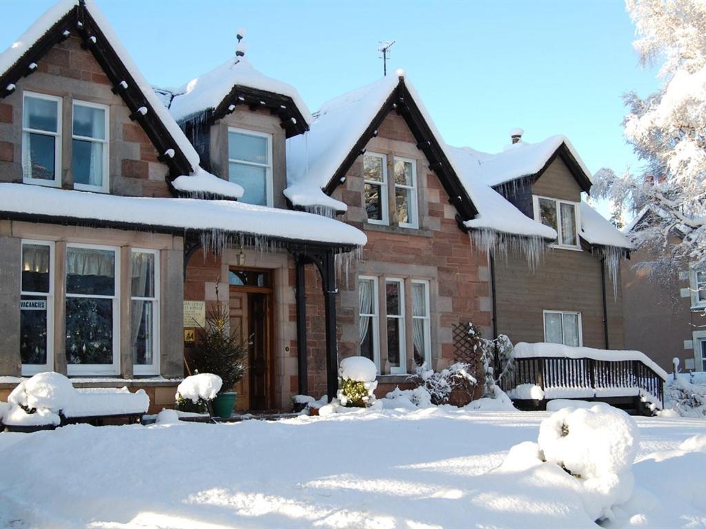 Glenan Lodge Self Catering Tomatin Екстериор снимка