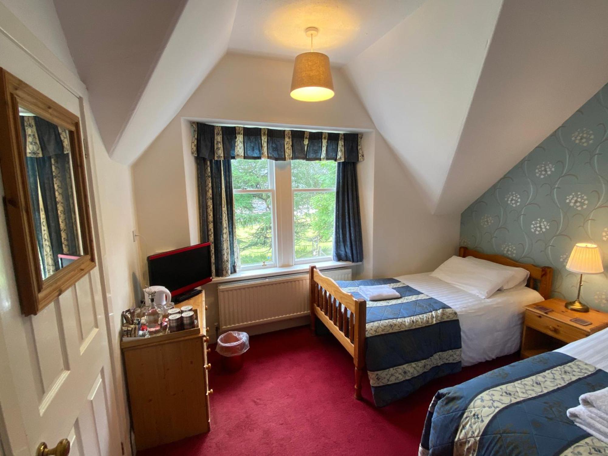 Glenan Lodge Self Catering Tomatin Екстериор снимка
